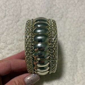 Elegant Gold Women's Bracelet